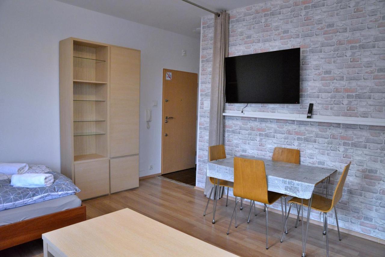 Apartment Ring -